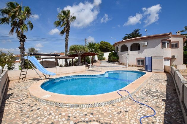 Foto 2 de Chalet en venta en Ciudad Quesada de 5 habitaciones con terraza y piscina