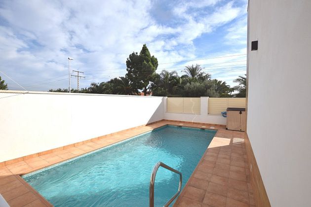 Foto 2 de Venta de chalet en Almoradí de 3 habitaciones con piscina y aire acondicionado