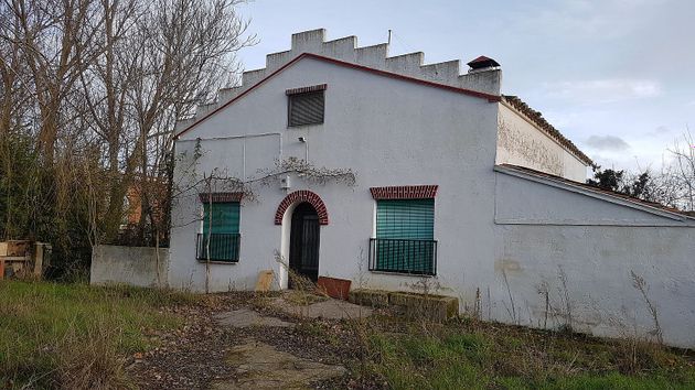 Foto 2 de Venta de casa rural en calle Salvador Sanchez Teran de 4 habitaciones con terraza y jardín