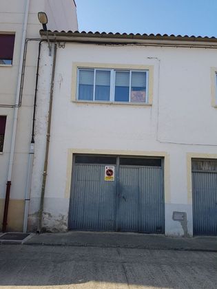 Foto 1 de Casa en venta en calle Arapiles de 4 habitaciones con terraza y garaje
