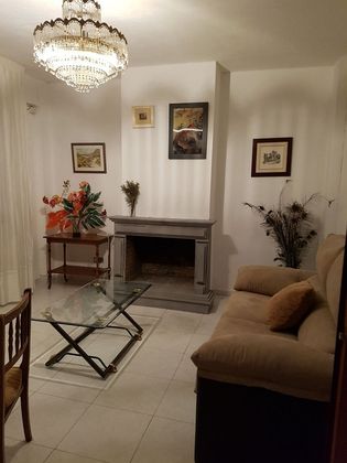 Foto 2 de Pis en venda a calle San Pelayo de 3 habitacions amb terrassa i mobles