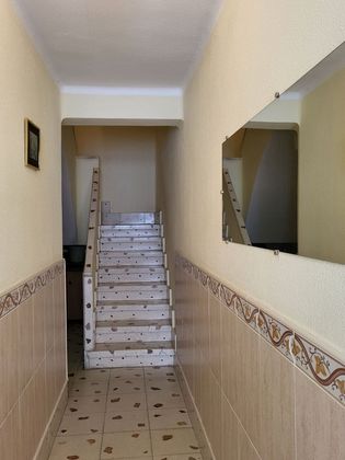 Foto 2 de Pis en venda a calle San Marcial de 3 habitacions amb balcó