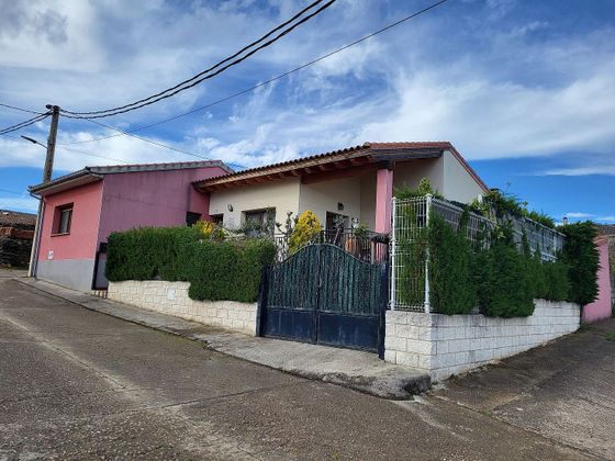 Foto 2 de Xalet en venda a calle Tiriñuelo de 4 habitacions amb terrassa i jardí