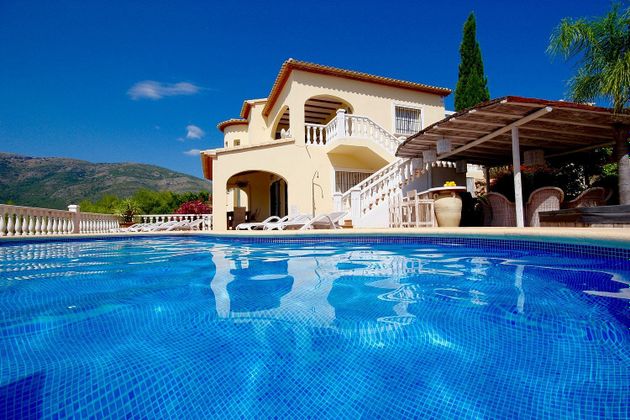 Foto 1 de Casa en venda a Parcent de 4 habitacions amb terrassa i piscina