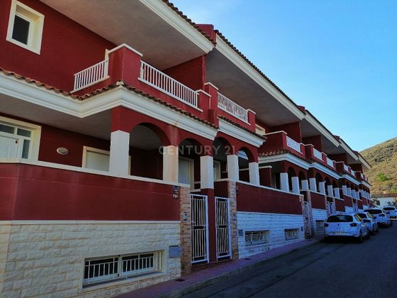 Foto 1 de Casa en venda a calle Miguel Hernández de 3 habitacions amb terrassa