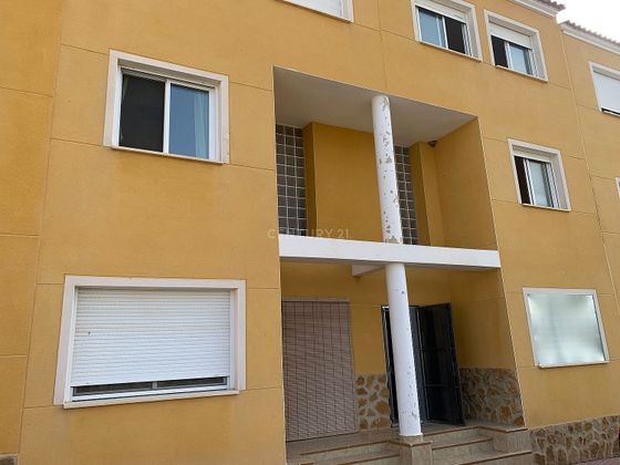Foto 2 de Casa en venta en calle Miguel de Unamuno de 4 habitaciones con terraza y piscina