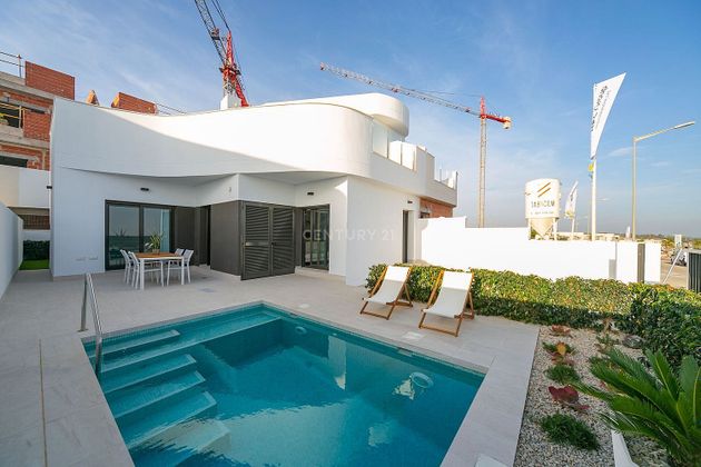 Foto 1 de Xalet en venda a avenida De Denia de 3 habitacions amb terrassa i piscina