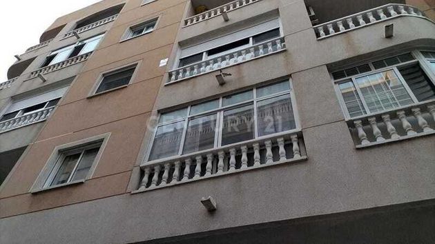 Foto 1 de Casa en venda a calle Antonio Machado de 3 habitacions amb terrassa