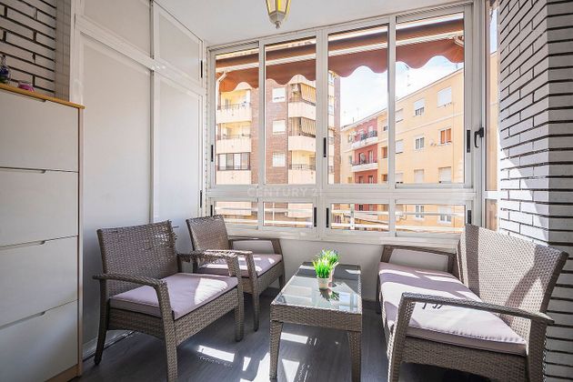 Foto 2 de Piso en venta en avenida Conde de Lumiares de 3 habitaciones con terraza y piscina