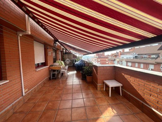 Foto 2 de Ático en venta en Veredillas - Juncal - Zarzuela de 4 habitaciones con terraza y piscina