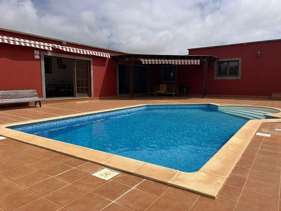 Foto 2 de Chalet en venta en Tefía-Tetir de 4 habitaciones con terraza y piscina