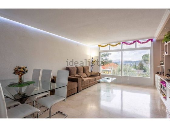 Foto 2 de Casa en venta en La Navata de 6 habitaciones con terraza y piscina