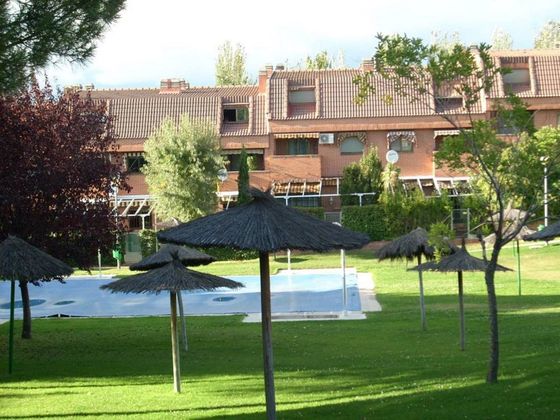 Foto 1 de Casa en alquiler en El Burgo de 5 habitaciones con terraza y piscina