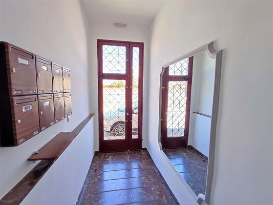 Foto 2 de Dúplex en venda a calle Federica Montseny de 3 habitacions amb terrassa i garatge