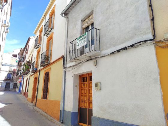 Foto 1 de Casa adossada en venda a calle Caballerizo de 3 habitacions amb terrassa i balcó