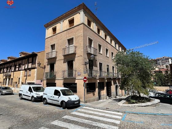 Foto 1 de Piso en venta en Centro - Segovia de 4 habitaciones con terraza y calefacción