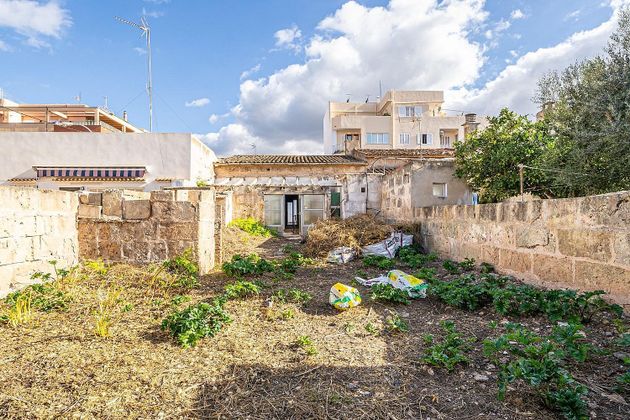 Foto 2 de Xalet en venda a calle Roncal de 4 habitacions amb terrassa i jardí