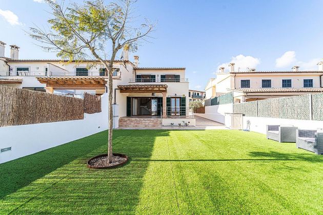 Foto 2 de Casa adossada en venda a ronda De Porrera de 4 habitacions amb terrassa i piscina
