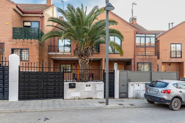 Foto 1 de Casa en venta en El Pijorro de 5 habitaciones con terraza y garaje