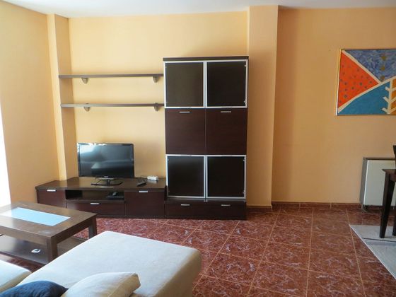 Foto 2 de Piso en venta en Cigales de 2 habitaciones con calefacción