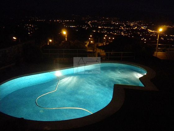 Foto 1 de Xalet en venda a Nigrán de 4 habitacions amb piscina i garatge