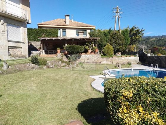 Foto 2 de Xalet en venda a Nigrán de 4 habitacions amb piscina i garatge