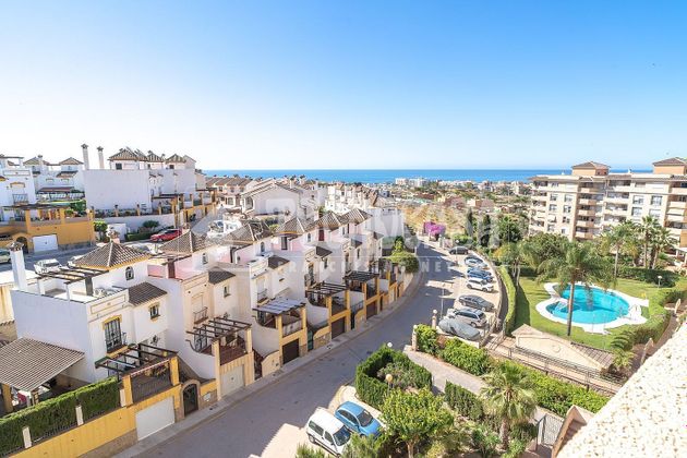 Foto 1 de Piso en venta en Viña Málaga de 4 habitaciones con terraza y piscina