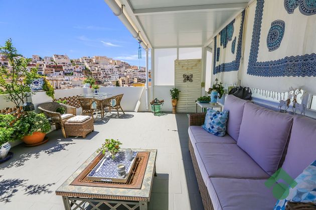 Foto 2 de Casa en venda a La Herradura de 3 habitacions amb terrassa i jardí
