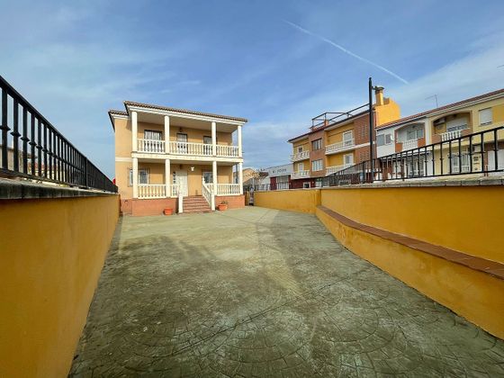 Foto 2 de Casa en venda a Cúllar Vega de 9 habitacions amb terrassa