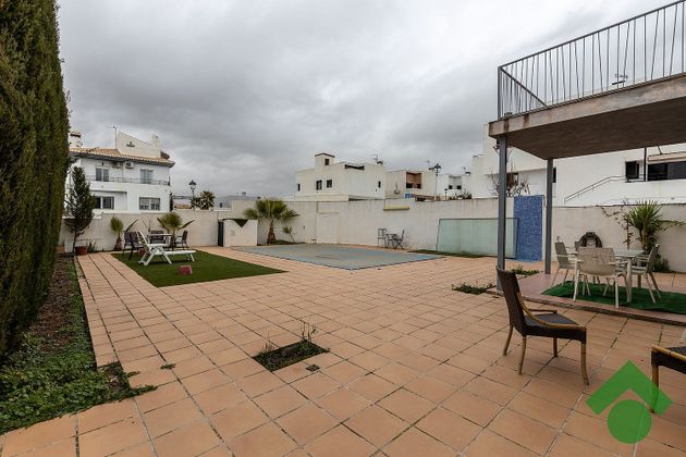 Foto 2 de Xalet en venda a Albolote de 3 habitacions amb terrassa i piscina