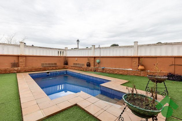 Foto 1 de Xalet en venda a Atarfe de 5 habitacions amb terrassa i piscina