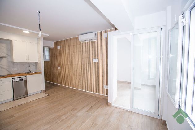 Foto 2 de Venta de piso en Almuñecar de 3 habitaciones con aire acondicionado