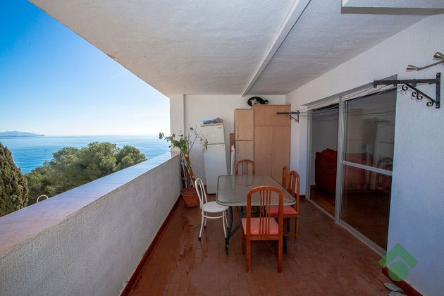 Foto 1 de Venta de piso en Velilla-Taramay de 2 habitaciones con terraza y piscina