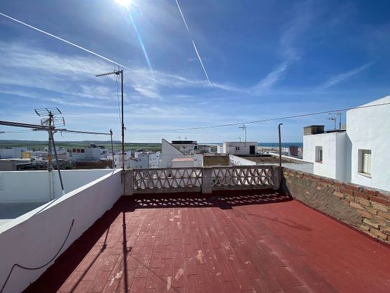 Foto 1 de Venta de piso en Conil de 3 habitaciones con terraza