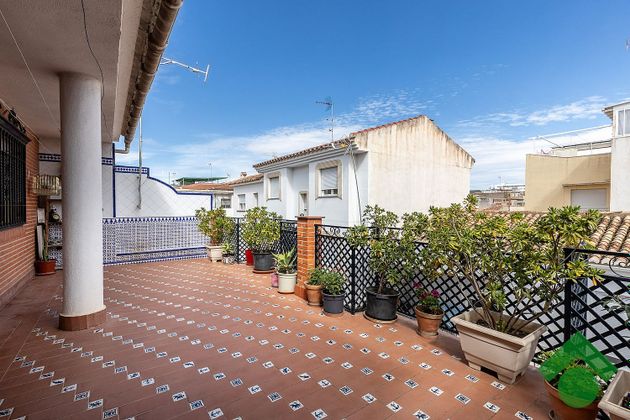 Foto 1 de Casa en venda a Barrio de Zaidín de 4 habitacions amb terrassa i aire acondicionat