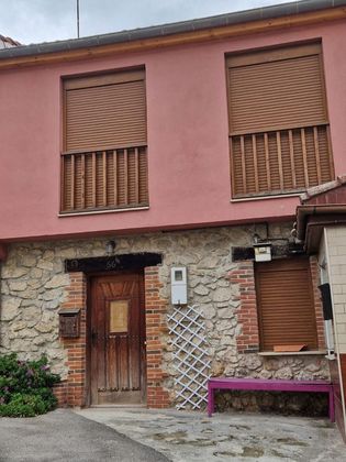 Foto 1 de Casa en venda a avenida Santander de 3 habitacions amb terrassa i jardí