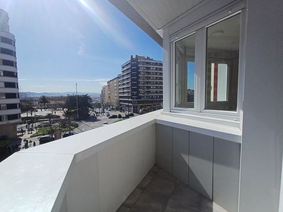 Foto 2 de Pis en lloguer a calle San Fernando de 2 habitacions amb balcó i calefacció