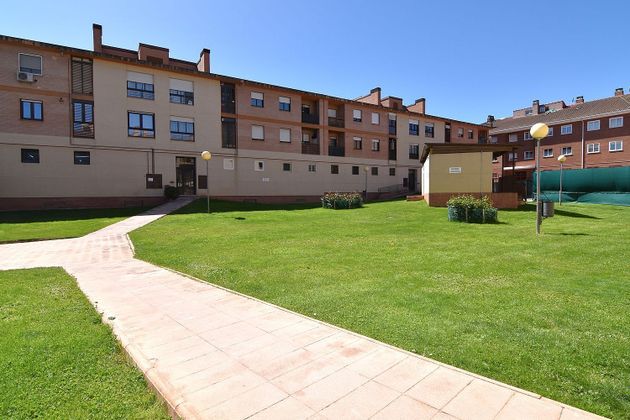 Foto 2 de Venta de piso en Centro - Villanueva del Pardillo de 2 habitaciones con terraza y piscina