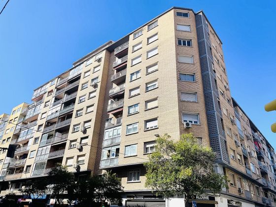 Foto 1 de Piso en venta en calle De Santander de 3 habitaciones con balcón y calefacción