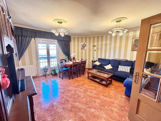 Foto 2 de Casa adosada en venta en Cigales de 4 habitaciones con terraza y garaje
