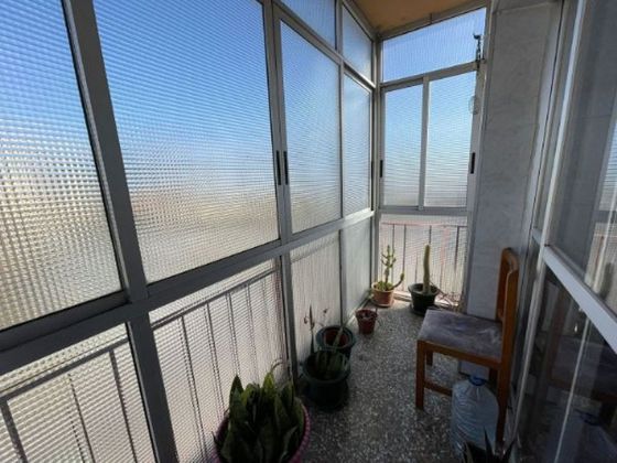 Foto 1 de Piso en venta en Sidi Ifni - Nou Alacant de 3 habitaciones con terraza y balcón