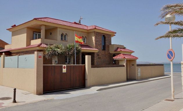 Foto 1 de Casa en venda a Playa de las Gaviotas-El Pedrucho de 4 habitacions amb terrassa i piscina