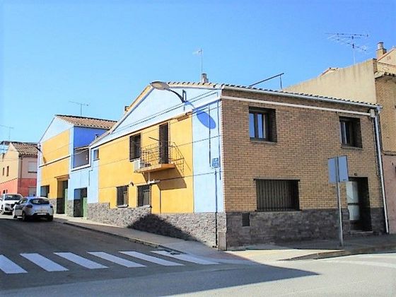 Foto 1 de Casa adosada en venta en calle Almacellas de 6 habitaciones con terraza y balcón