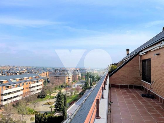 Foto 2 de Àtic en venda a Zona Monte El Pilar de 4 habitacions amb terrassa i piscina