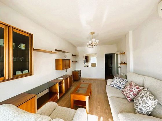Foto 2 de Piso en alquiler en Tres Olivos - Valverde de 3 habitaciones con terraza y aire acondicionado