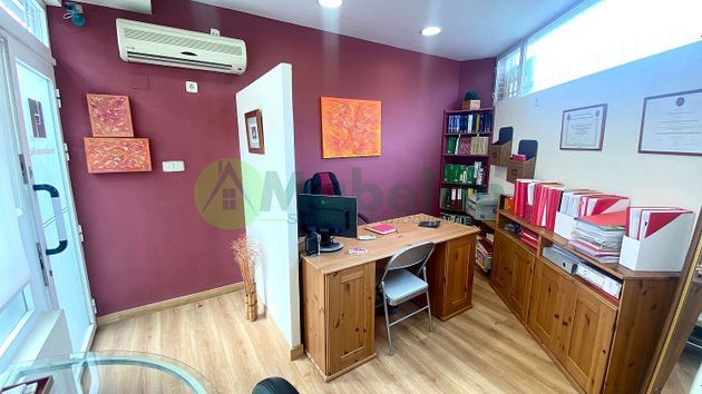 Foto 2 de Oficina en venta en El Burgo con aire acondicionado