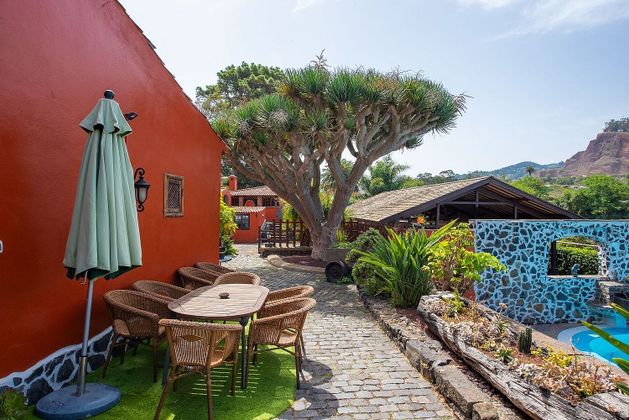 Foto 1 de Casa en venda a Tacoronte - Los Naranjeros de 6 habitacions amb terrassa i piscina