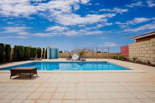 Foto 2 de Xalet en venda a Chayofa - Las Camellas de 6 habitacions amb terrassa i piscina
