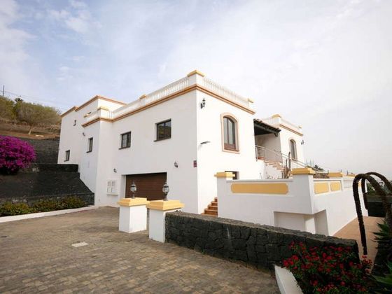 Foto 2 de Xalet en venda a Los Valles de 6 habitacions amb terrassa i piscina