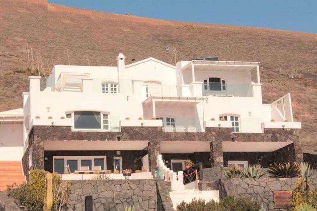 Foto 2 de Casa en venda a La Asomada de 9 habitacions amb terrassa i piscina